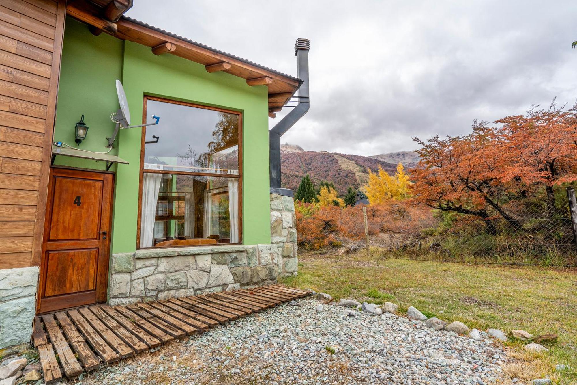 Ruca Carel Lodge *